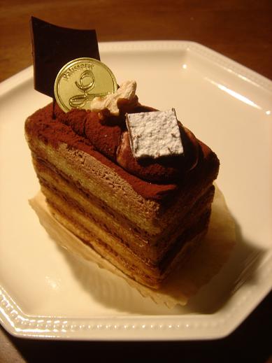 レイクウッドのロールケーキ Cafe でｎagomi日記